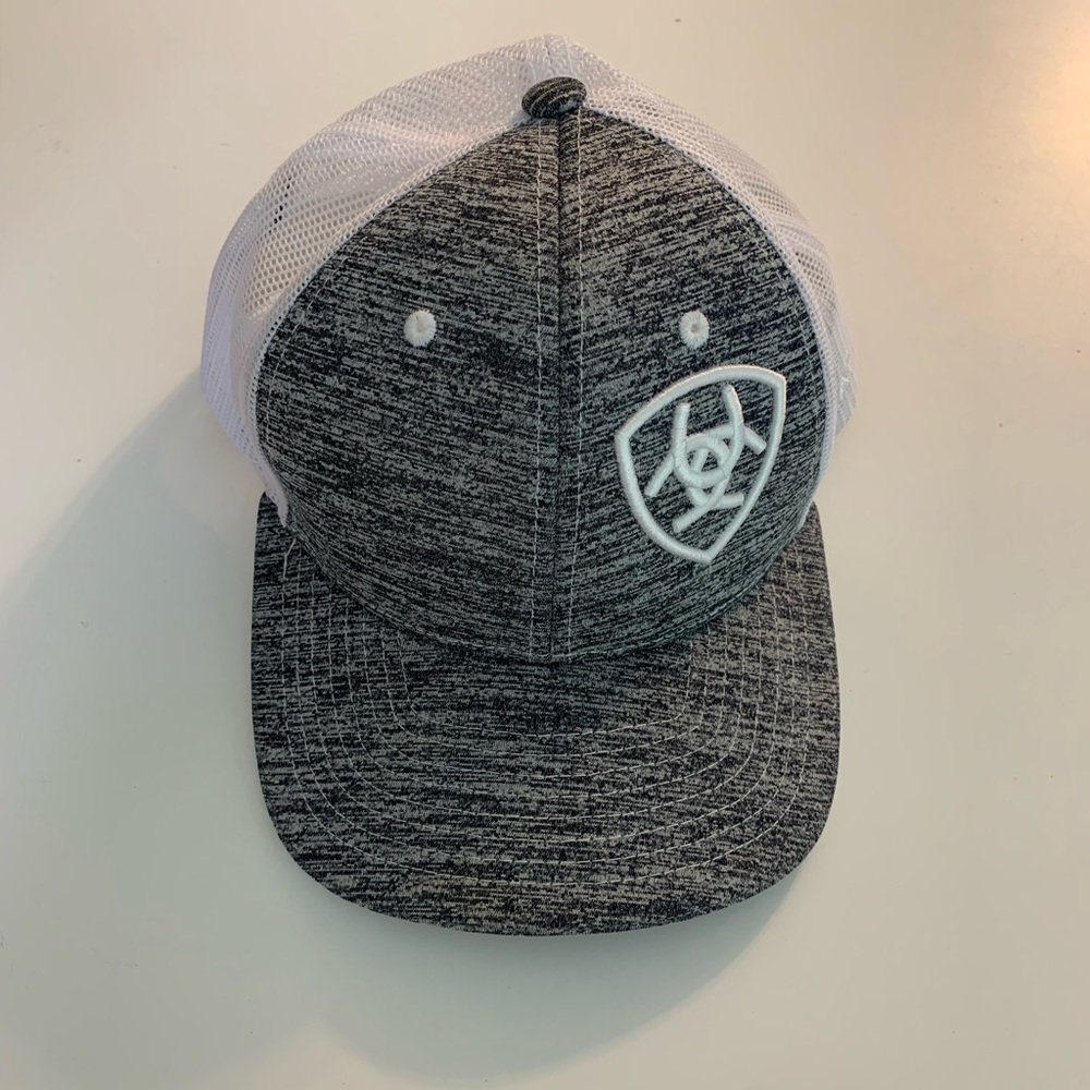 Ash gray Ariat YOUTH SnapBack hat